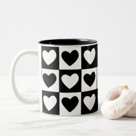 Valentijnsdag met zwarte en witte harten tweekleurige koffiemok