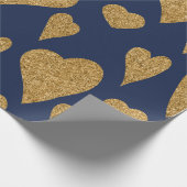 Valentijnsdag Navy Blue en Gold Hearts Cadeaupapier (Hoek)