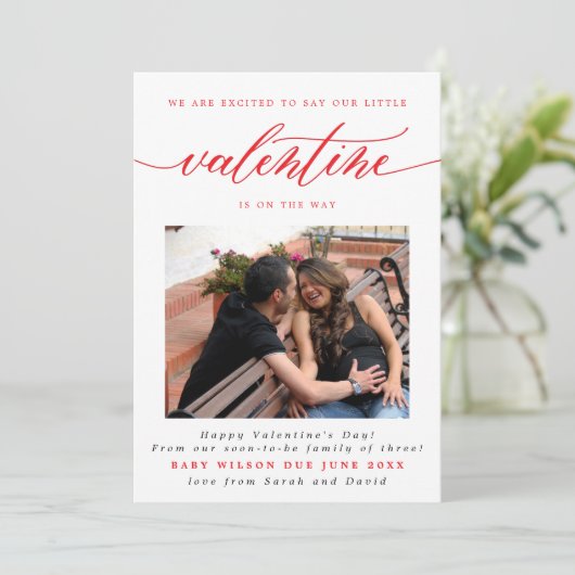 Valentijnsdag New Baby Foto Zwangerschap Aankondiging (Staand voorkant)