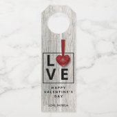 Valentijnsdag Red Hearts Modern Rustic Wood LOVE Flessenhanger (Voorkant)
