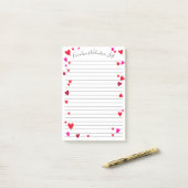 Valentijnsdag roze rood hart gepersonaliseerd post-it® notes (Op bureau)