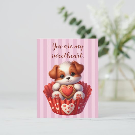 Valentijnsdag Schattige Dog in een Cupcake Feestdagenkaart (Staand voorkant)