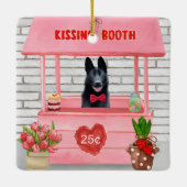 Valentijnsdag van Shepherd Dog Kissing Booth Keramisch Ornament (Achterkant)