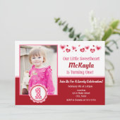 Valentijnsdag verjaardagsuitnodiging 1e verjaardag kaart (Staand voorkant)