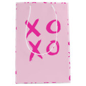 Valentijnse eenvoudige, moderne XOXO roze Medium Cadeauzakje (Voorkant)