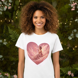 Valentijnsfee op Roze Wolken Fantasie Kunst T-shirt