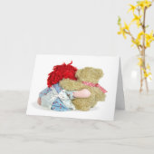 Valentijnslappenpop en teddybeer knuffelen kaart (Gele Bloem)