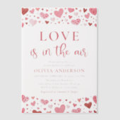 Valentine Harten Liefde is in de Lucht Bruidsfeest Vellum Uitnodigingen (Voorkant)