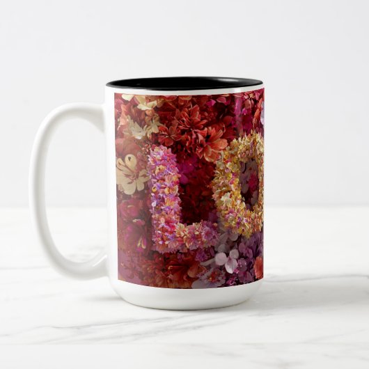 Valentine’s Day Mug | Romantic, Cute &Heartwarming Tweekleurige Koffiemok (Links)