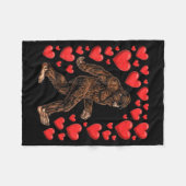 Valentines Day Bigfoot Red Hearts Funny Sasquatch  Fleece Deken (Voorkant (Horizontaal))