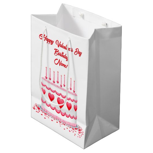 Valentine's Day Birthday Cake Customizable Candles Medium Cadeauzakje (Voorkant Gekanteld)