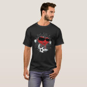 Valentine's Day Heart Kicking A Soccer Ball Cool   T-shirt (Voorkant volledig)