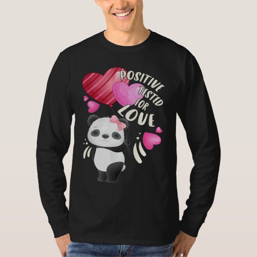 Valentine's day panda bear with hearts t-shirt (Voorkant)