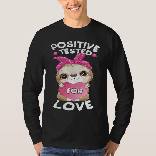 Valentine's day sloth with pink heart for her t-shirt (Voorkant)