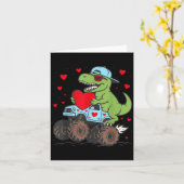 Valentines Day T Rex Riding Monster Truck Funny To Kaart (Gele Bloem)