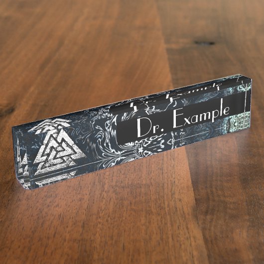 Valknut~ (Wavy) Naambordje (Zijkant)