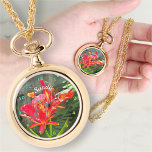 Vallarta Flaming Beauty 1583 Ketting horloge<br><div class="desc">Het schilderen "Vallarta die Schoonheid 1583"Collectie ontvlamt personaliseert op de productpagina of klikt de aanpassingsknoop voor meer ontwerpopties. Ontwerp gemaakt van mijn schilderij "Vallarta Flaming Beauty 1583" legt een mooie bloem vast net buiten het Hotel Krystal in Puerto Vallarta,  Mexico. Overeenkomende producten zijn beschikbaar in dit collectie.</div>