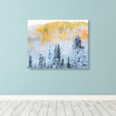 Valle kleuren van espennen en vers sneeuwbalpas canvas afdruk (Insitu (Houten vloer))