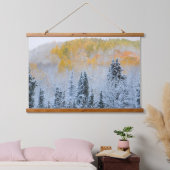 Valle kleuren van espennen en vers sneeuwbalpas hangend wandkleed