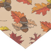 Vallende bladeren en lange-tafellooppas van het on lange tafelloper (Hoek)