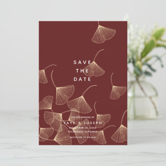 Vallende Ginkgo Bladeren Save the Date Kaart (Staand voorkant)