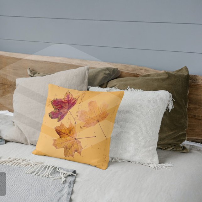 Vallende herfstbladeren bruin en Oranje kussen (Creator heeft geüpload)