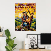 Valley Guardian: Het tedere moment van Bigfoot Poster (Thuiskantoor)