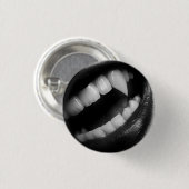 VAMPIRE FANGS RONDE BUTTON 3,2 CM (Voorkant /achterkant)