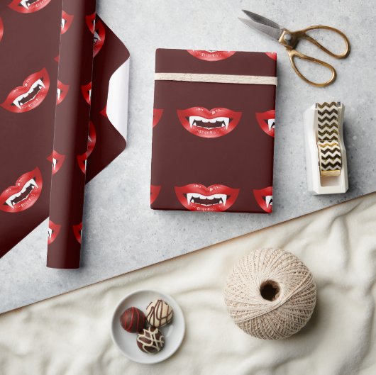 Vampire Mouths Pattern on Burgundy Red Halloween Cadeaupapier (Crafts)