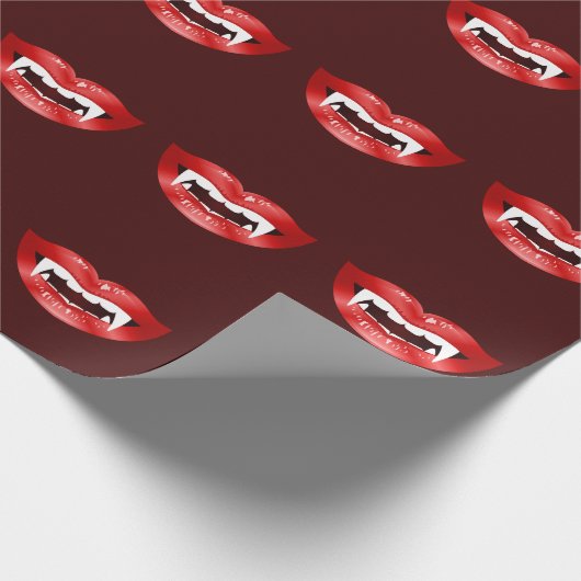 Vampire Mouths Pattern on Burgundy Red Halloween Cadeaupapier (Hoek)