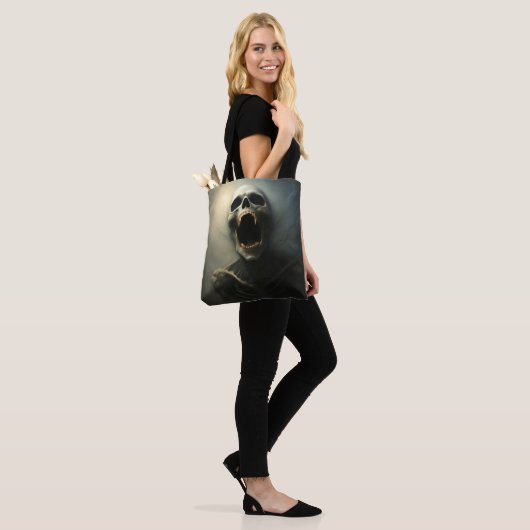 Vampire's Scream - Gothic Horror Art Tote Bag (Op model)