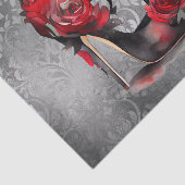 Vampy Strappy Stilettos | Red Rose Hakken op Grung Tissuepapier (Detail)