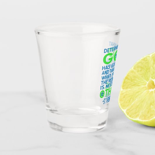 Van Aquino citeert God gegeven anderen hebben beho Shot Glas (Links)