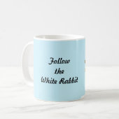Van de witte konijn Alice in Wonderland houden Koffiemok (Voorkant links)
