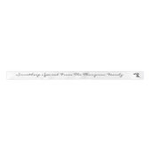 Van familienaam Gifting Script White Black Flower Satijnen Lint (Voorkant)