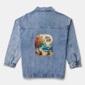 Van geparkeerd met surfplanken op zandstrand denim jacket (Achterkant)
