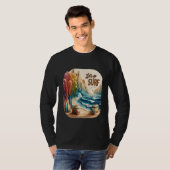 Van geparkeerd met surfplanken op zandstrand t-shirt (Voorkant volledig)