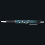 Van Gogh Almond Blossom Dark Blauwgroen Pen<br><div class="desc">Kunstenaar: Vincent Van Gogh Titel: Amandelbloesems dark blauwgroen Voeg een vleugje elegantie,  klasse,  sophisticatie en charme toe met Vincent Van Gogh's Amandelbloesems in een bijgewerkt kleurenpalet.</div>