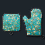VAN GOGH Almond Blossom Ovenwant & Pannenlap Set<br><div class="desc">Vincent van Gogh's "Amandelbloesems" is een serie schilderijen gemaakt in 1890. Deze werken verbeelden amandelboomtakken in bloei tegen een helderblauwe hemel. De compositie van Van Gogh is geïnspireerd op de Japanse ukiyo-e prints en legt de nadruk op gedurfde contouren, een afgeplat perspectief en levendige kleuren. De delicate witte en roze...</div>