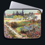 Van Gogh bloeiende tuin in Arles Floral Fine Art Laptop Sleeve<br><div class="desc">Vincent Van Gogh die bloeiende tuin in Arles with Path Fine Art Vincent Willem van Gogh was een postpressionistische schilder wiens werk een verreikende invloed had op de kunst van de 20e eeuw. Zijn productie omvat portretten, zelfportretten, landschappen en nog steeds levenden van cypersen, bloemenvelden, bloeiende bomen, tuinen, tarwevelden en...</div>