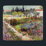 Van Gogh bloeiende tuin in Arles Floral Fine Art Snijplank<br><div class="desc">Vincent Van Gogh die bloeiende tuin in Arles with Path Fine Art Vincent Willem van Gogh was een postpressionistische schilder wiens werk een verreikende invloed had op de kunst van de 20e eeuw. Zijn productie omvat portretten, zelfportretten, landschappen en nog steeds levenden van cypersen, bloemenvelden, bloeiende bomen, tuinen, tarwevelden en...</div>