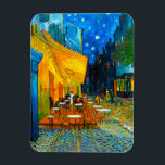 Van Gogh Café Terrace bij nacht Magneet<br><div class="desc">Magnet met het olieverschilderij van Vincent van Gogh Café Terrace in Night (1888). Gele sterren schilderen de blauwe nachthemel boven een buitencafé in Frankrijk. Een geweldig cadeau voor fans van Post-Impressionisme en Nederlandse kunst.</div>