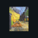 Van Gogh; Caféterras bij nacht,  beeldende kunst Canvas Afdruk<br><div class="desc">Café Terrace at Night, ook bekend als Cafe Terrace on the Place du Forum van Vincent van Gogh, is een kunstpost impressionisme architectonische schildering met een buitenterras van een restaurant met tafels, stoelen, obers, mensen en uitzichten aan de nachtelijke hemel. Van Gogh gaf ook een verlichte winkel aan, en enkele...</div>
