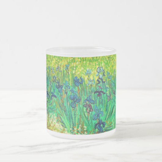 Van Gogh Veld met irissen bij Arles Matglas Koffiemok (Center)