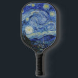 Van Goghs klassieke schilderij De Sterrennacht Pickleball Paddle<br><div class="desc">Vincent van Gogh's "De Sterrennacht" (1889) is een van zijn bekendste en boeiende werken, bekend om zijn wervelende hemel, gloeiende sterren en gedurfde penseelstreken. Het schilderij heeft een levendige nachtelijke hemel, gevuld met wervelende patronen van blauw en geel. De sterren zijn groot, lichtgevend en bijna surrealistisch van uiterlijk, alsof ze...</div>