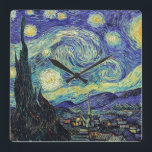 Van Gogh's Sterrennacht Vierkante Klok<br><div class="desc">Van Gogh's meesterwerk: Sterrennacht.
De Sterrennacht is een olie op doek van de Nederlandse post-pressionistische schilder Vincent van Gogh. Het schildert in juni 1889 en toont het uitzicht uit het oostelijke gedeelte van zijn asielkamer op Saint-Rémy-de-Provence, vlak voor zonsopgang, met toevoeging van een geïdealiseerd dorp.</div>