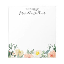 Van het bureau van de moderne koraalbloemen van de notitieblok