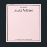 Van het bureau van Jouw naam Bleke roze & zwarte t Notitieblok<br><div class="desc">Dit van het bureau van notitieblok heeft zwarte vertoningstekst bij de bovenkant. Er is grote zwarte vertoningstekst voor de naam van de ontvanger bij de bovenkant. Er is kleinere zwarte tekst bij de bodem voor contactinformatie zoals een e-mailadres en een telefoonaantal. De grens is een zwart vierkant. Het papier is...</div>