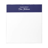 Van het bureau van wit schrift marineblauwe rand notitieblok (Voorkant)