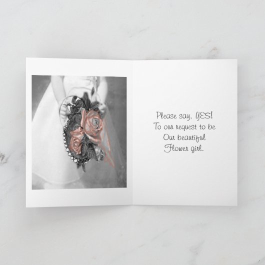 Van het de bloemmeisje van de bruid begeleidend (Binnen)